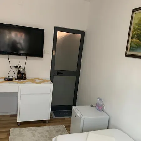 Flat In Berat'S Center Apartment Exterior photo